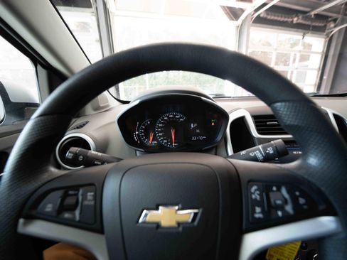 Used 2020 Chevrolet Sonic LT image 15