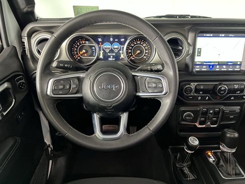 Certified 2023 Jeep Gladiator Overland image 13