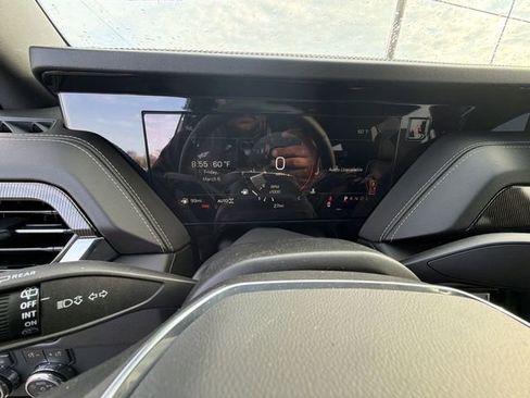 New 2026 GMC Yukon Elevation image 13