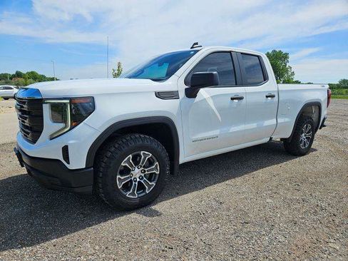 Used 2023 GMC Sierra 1500 Pro w/ Pro Value Package AWD/4WD image 3