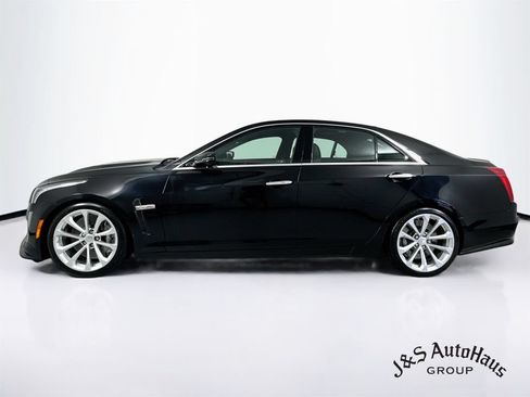 Used 2016 Cadillac CTS V w/ Luxury Package RWD image 4