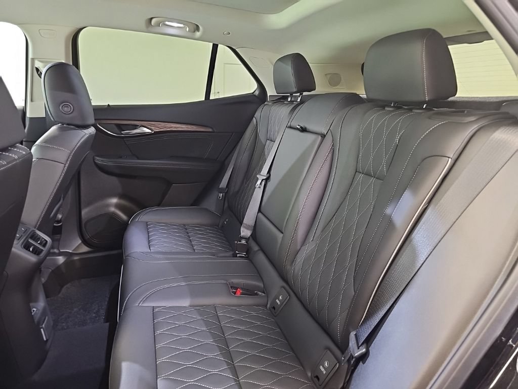 Used 2023 Buick Envision Avenir AWD/4WD image 15
