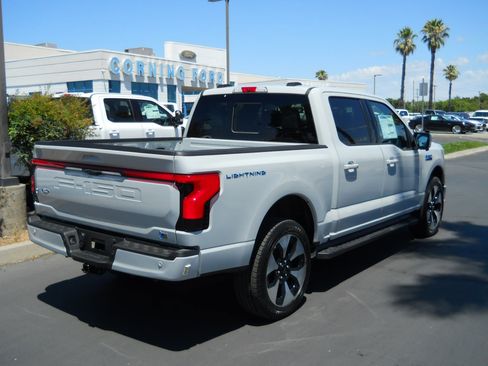 New 2024 Ford F150 Lightning Platinum image 29