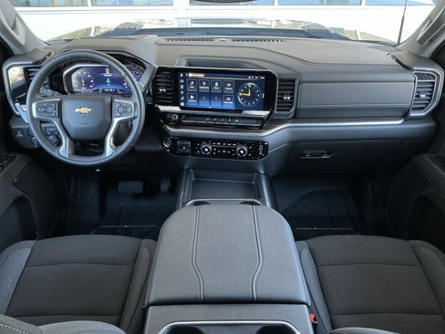 Used 2025 Chevrolet Silverado 3500 LT w/ Convenience Package image 4