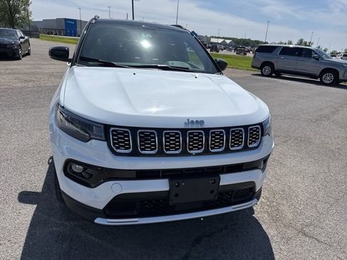 Used 2025 Jeep Compass Limited AWD/4WD image 6