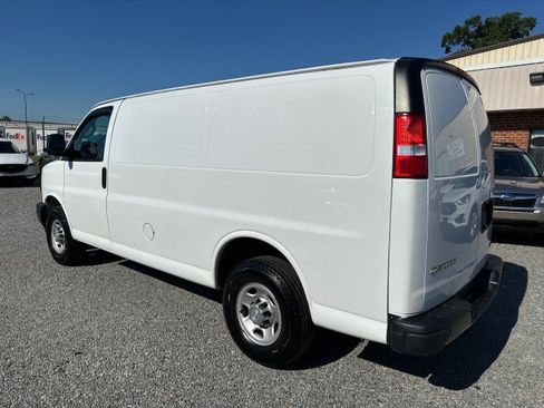 Used 2020 Chevrolet Express 3500 w/ Driver Convenience Package RWD image 13