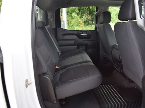 Used 2019 Chevrolet Silverado 1500 Custom Trail Boss w/ Custom Convenience Package AWD/4WD image 15