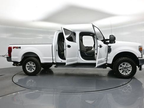 Used 2021 Ford F250 XLT w/ XLT Value Package AWD/4WD image 4