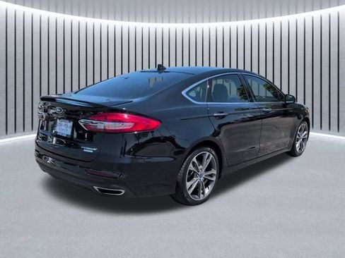 Used 2019 Ford Fusion Titanium FWD image 3