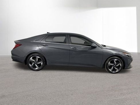 Used 2023 Hyundai Elantra Limited image 35