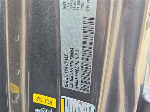 Used 2022 Jeep Gladiator Mojave w/ Cold Weather Group image 15