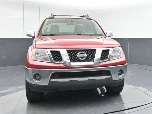 Used 2012 Nissan Frontier SL image 2