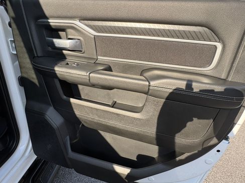Certified 2025 RAM 2500 Big Horn AWD/4WD image 18
