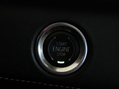 Used 2021 Cadillac Escalade Premium Luxury w/ Driver Assist Tech Package AWD/4WD image 31