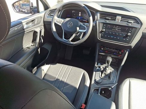 Certified 2023 Volkswagen Tiguan SE image 14