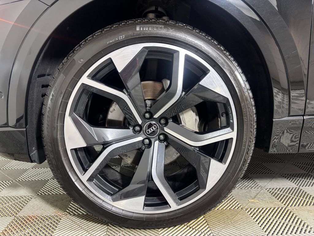Used 2022 Audi Q8 Premium AWD/4WD image 29