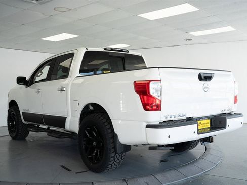 Used 2021 Nissan Titan SV w/ SV Convenience Package AWD/4WD image 7