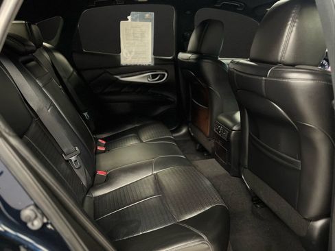 Used 2018 INFINITI Q70 Luxe w/ Sport Package AWD/4WD image 25