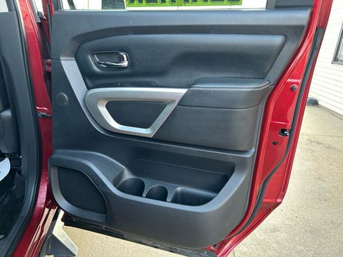 Used 2016 Nissan Titan PRO-4X w/ Pro-4x Convenience Package image 16
