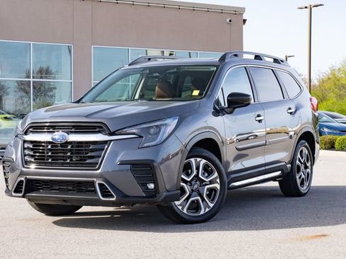 Used 2024 Subaru Ascent Touring image 2