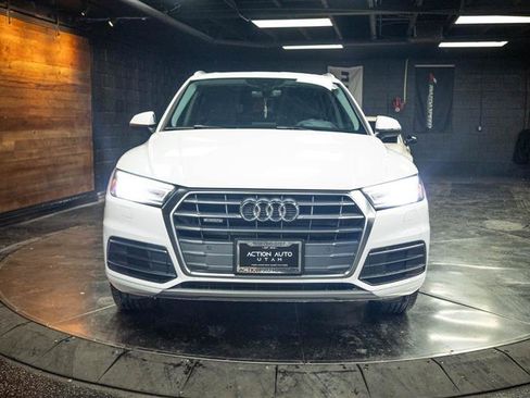 Used 2020 Audi Q5 2.0T Premium w/ Convenience Package AWD/4WD image 4