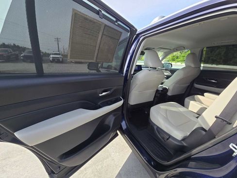 Used 2024 Toyota Grand Highlander AWD image 15