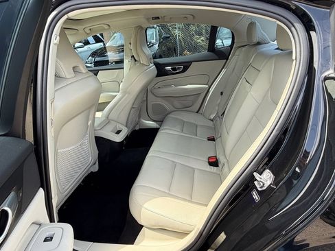 Used 2020 Volvo S60 T5 Momentum FWD image 14