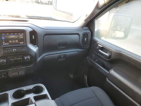 Used 2022 Chevrolet Silverado 2500 Custom w/ Custom Convenience Package image 16