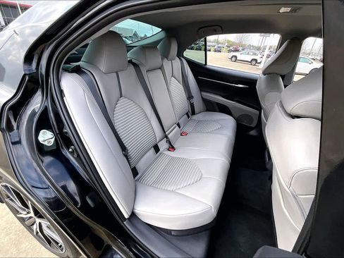 Used 2023 Toyota Camry SE image 21