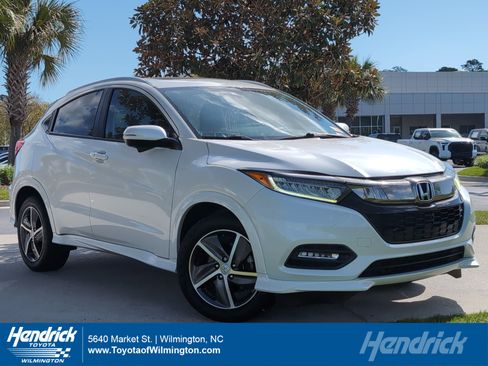 Used 2019 Honda HR-V Touring image 1