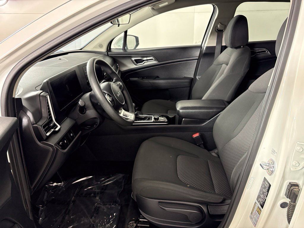 Used 2024 Kia Sportage LX AWD/4WD image 24