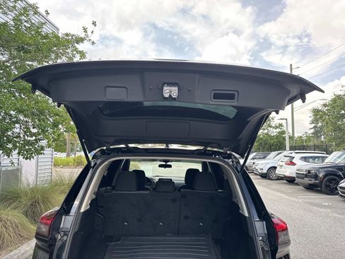 Used 2021 Nissan Rogue SV FWD image 12
