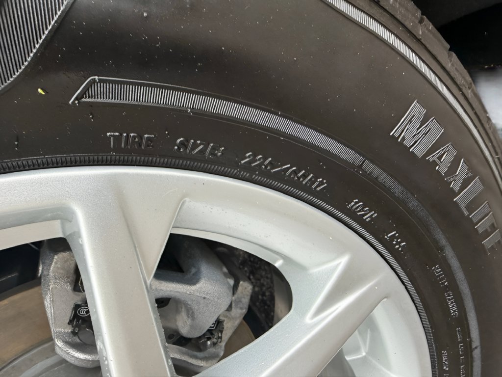 Used 2023 Chevrolet Equinox LT w/ LPO, Floor Liner Package AWD/4WD image 35