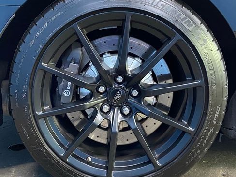 Used 2018 Ford Mustang Shelby GT350 w/ Convenience Package image 41