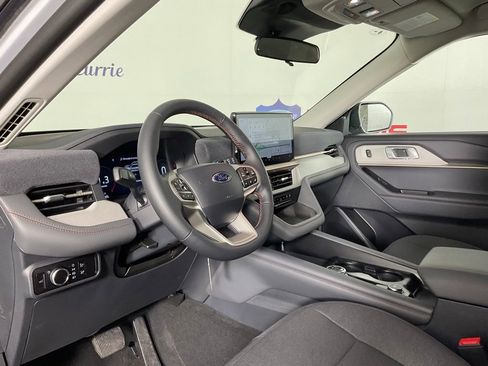 New 2026 Ford Explorer Active RWD image 13