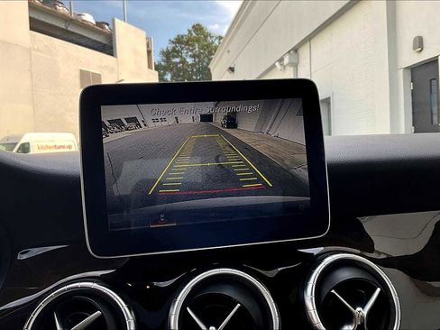 Used 2018 Mercedes-Benz CLA 250 image 25