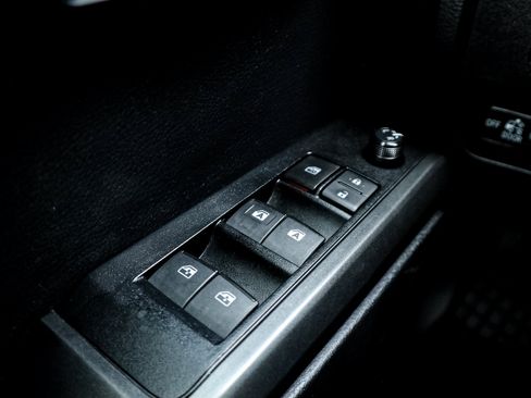 Used 2020 Toyota Tacoma TRD Off-Road AWD/4WD image 15