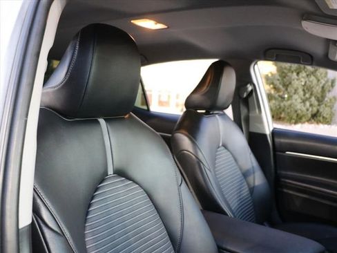 Used 2023 Toyota Camry SE image 8