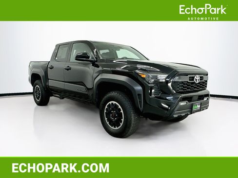 Used 2025 Toyota Tacoma TRD Off-Road AWD/4WD image 1