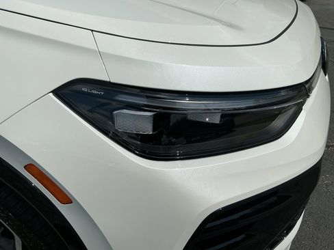 New 2026 Volkswagen Tiguan SEL R-Line AWD/4WD image 24