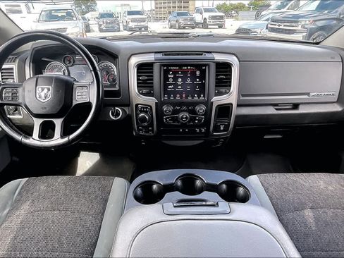 Used 2019 RAM 1500 Big Horn AWD/4WD image 10