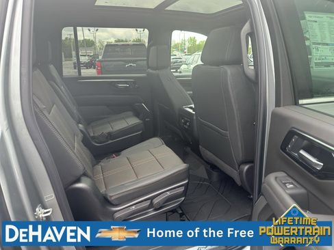 New 2026 Chevrolet Suburban High Country AWD/4WD image 26