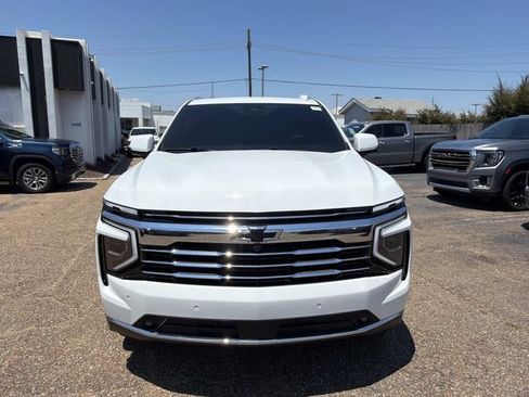 Used 2025 Chevrolet Tahoe LT w/ Comfort Package RWD image 2