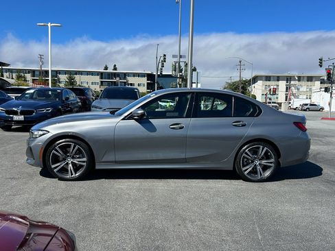 Used 2023 BMW 330i Sedan w/ Premium Package RWD image 2