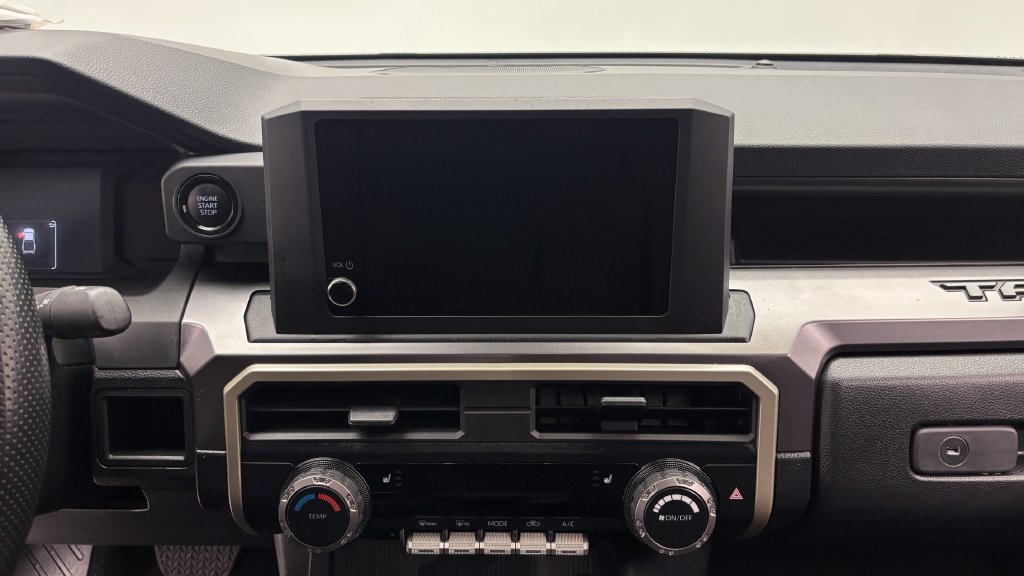 Used 2025 Toyota Tacoma SR5 AWD/4WD image 21