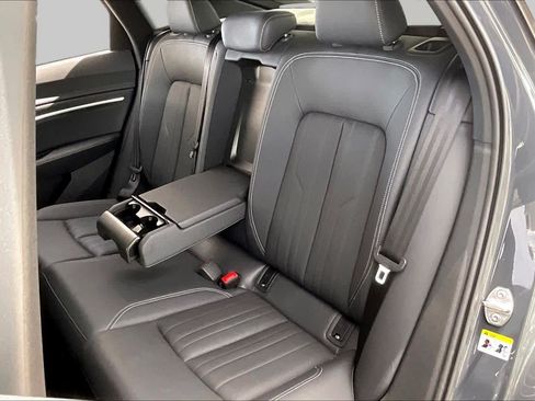 Used 2024 Audi Q8 e-tron Premium Plus w/ Premium Plus Package AWD/4WD image 19