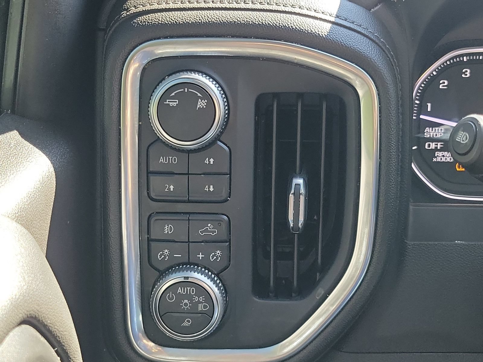 Used 2019 GMC Sierra 1500 SLT w/ SLT Premium Plus Package AWD/4WD image 24