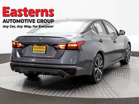 Used 2022 Nissan Altima 2.5 SR FWD image 5