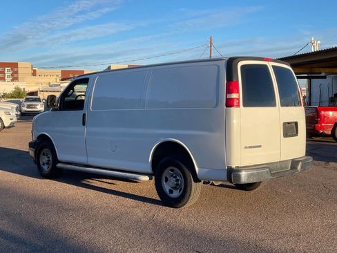 Used 2018 Chevrolet Express 2500 w/ Driver Convenience Package image 4