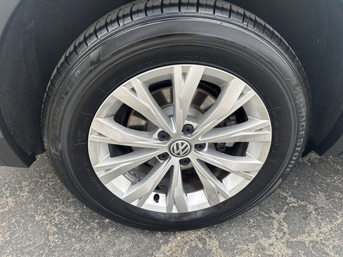 Used 2018 Volkswagen Tiguan S w/ 3rd Row Seat Package AWD/4WD image 9